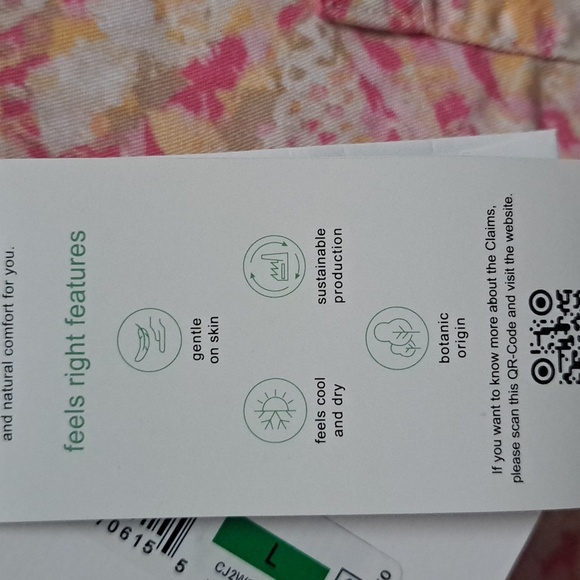 Calvin Klein Pink Snakeprint Short Sleeve Button-Up Top.  Size Large NWT - Picture 8 of 10